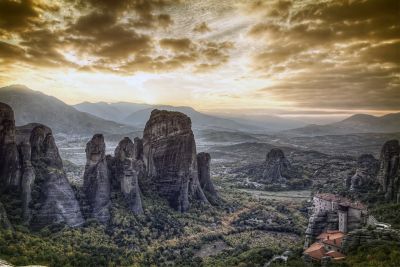 sky and the rocks of meteora